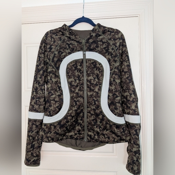 Lululemon Find Your Bliss Reversible Size 10 - Picture 2 of 7